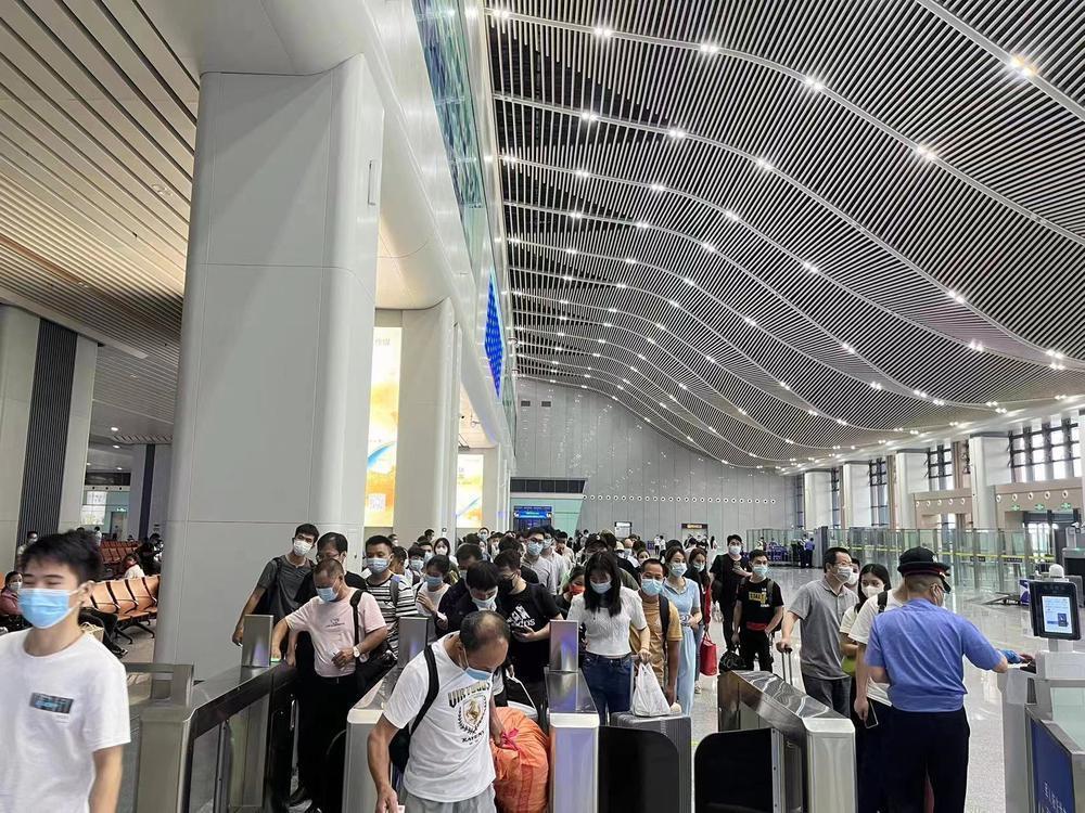 白云机场深圳北站包车接送